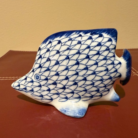 Vintage Porcelain Blue & White Fishnet Fish Andrea by Sadek Nautical - Picture 4 of 11